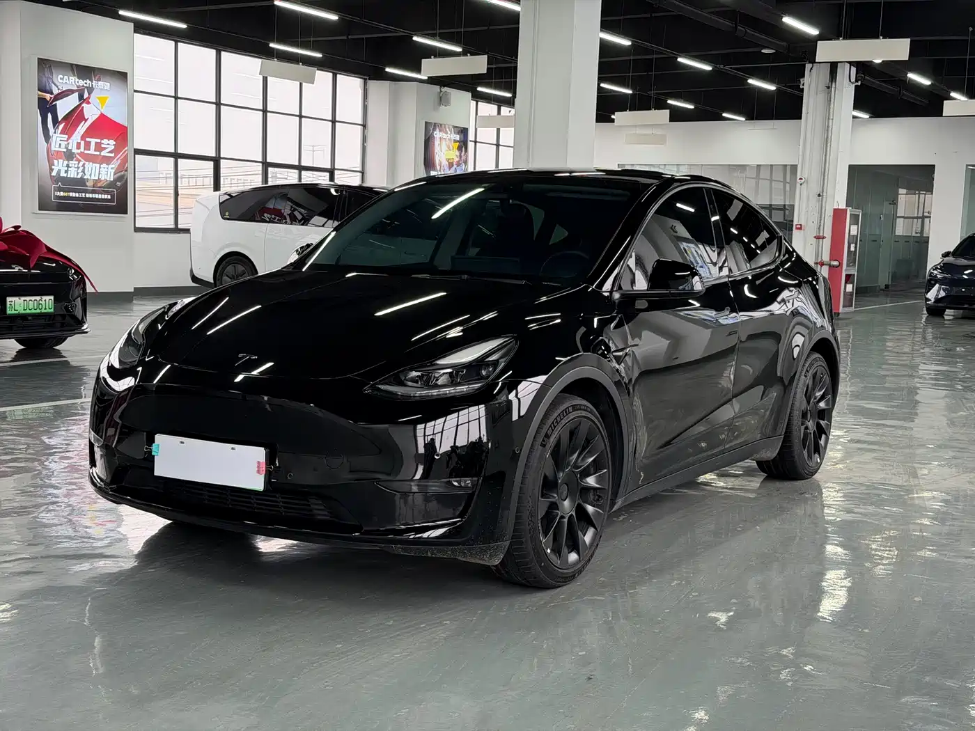TESLA MODEL Y
