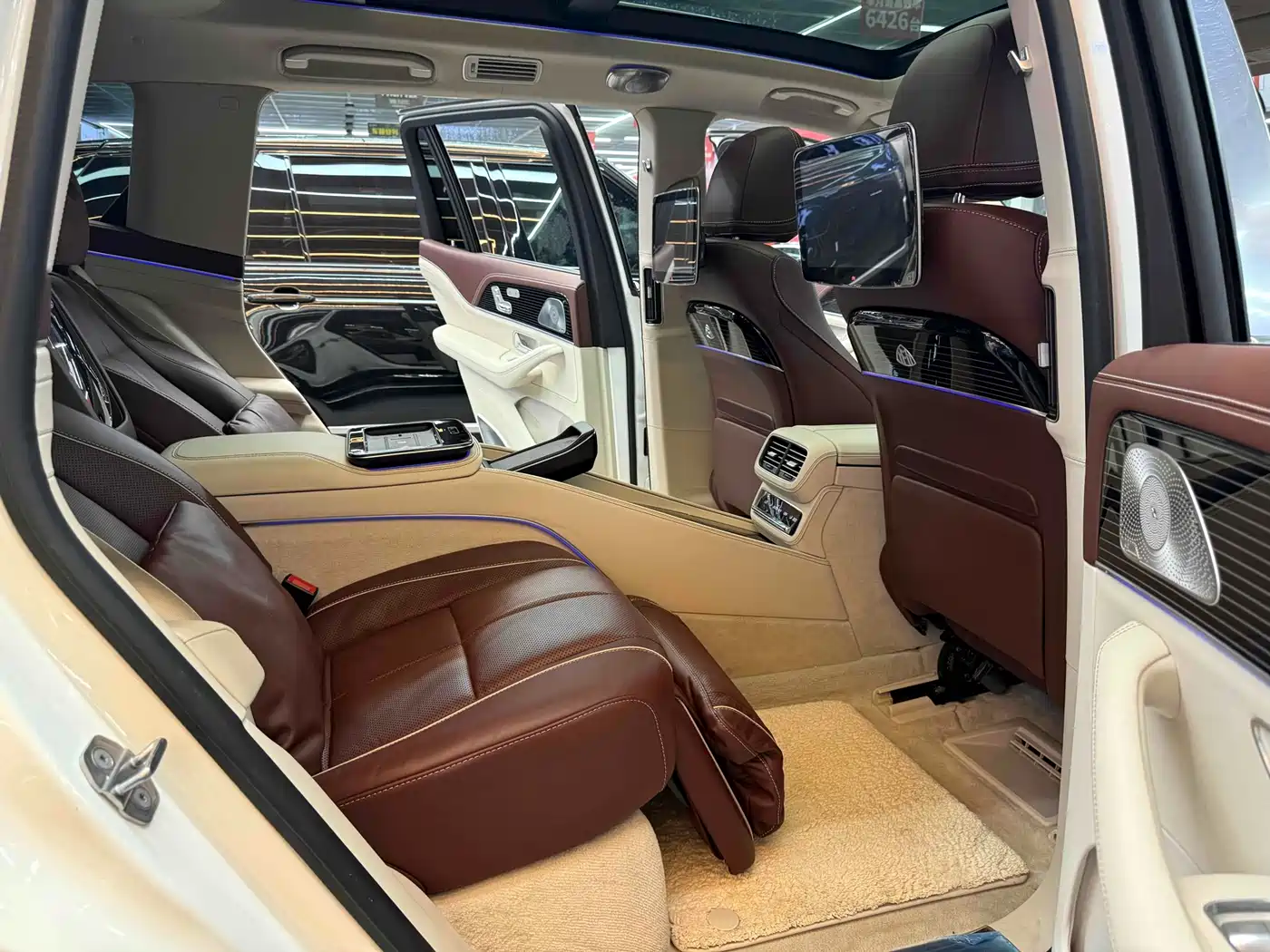 Mercedes-Benz Maybach GLS 2021 GLS 600 4MATIC Etiquette Edition фото 16