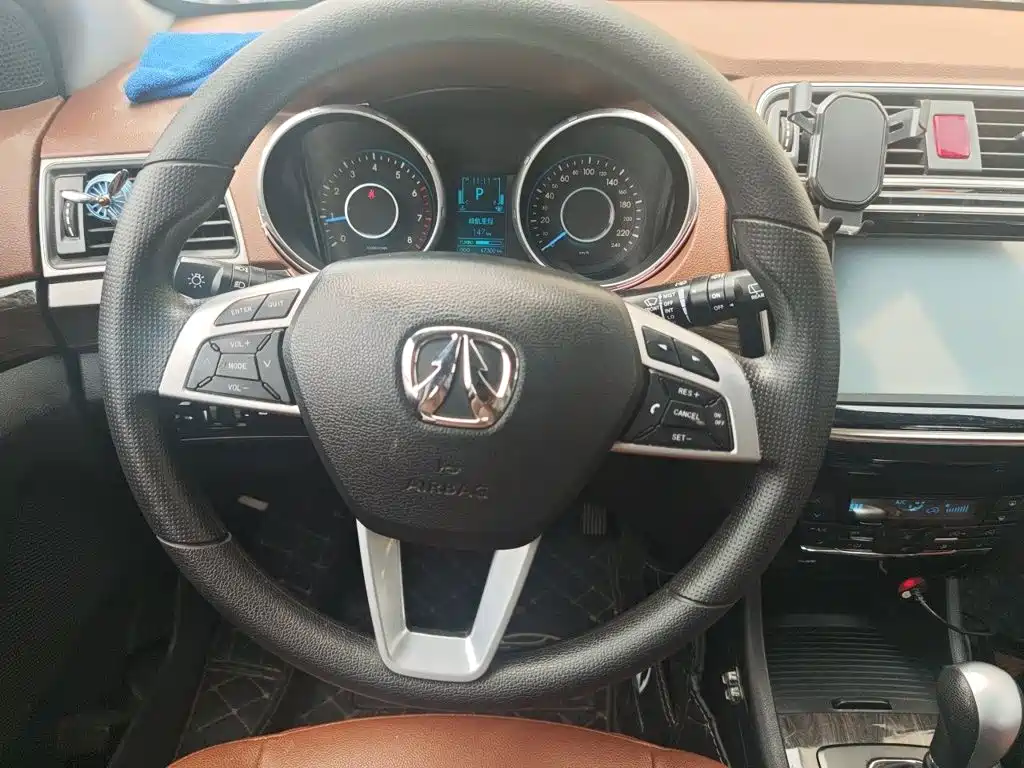 BAIC Weiwang S50 2017 2016 1.5T CVT Fun Luxury