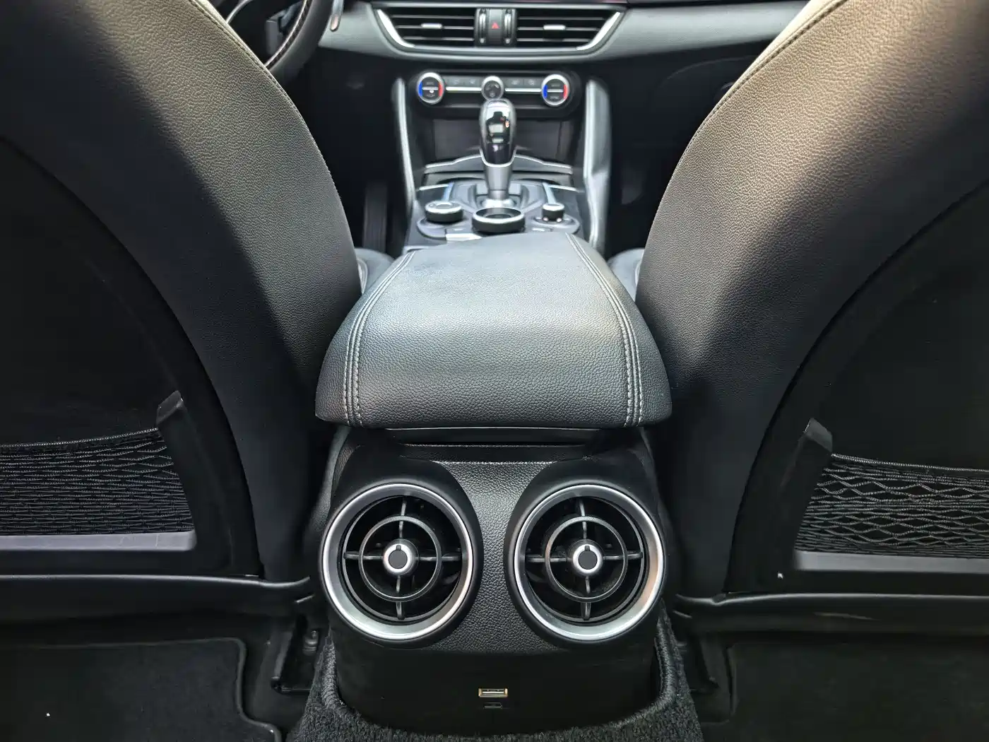 Alfa Romeo Giulia 2018 2017 2.0T 280HP Luxury Edition