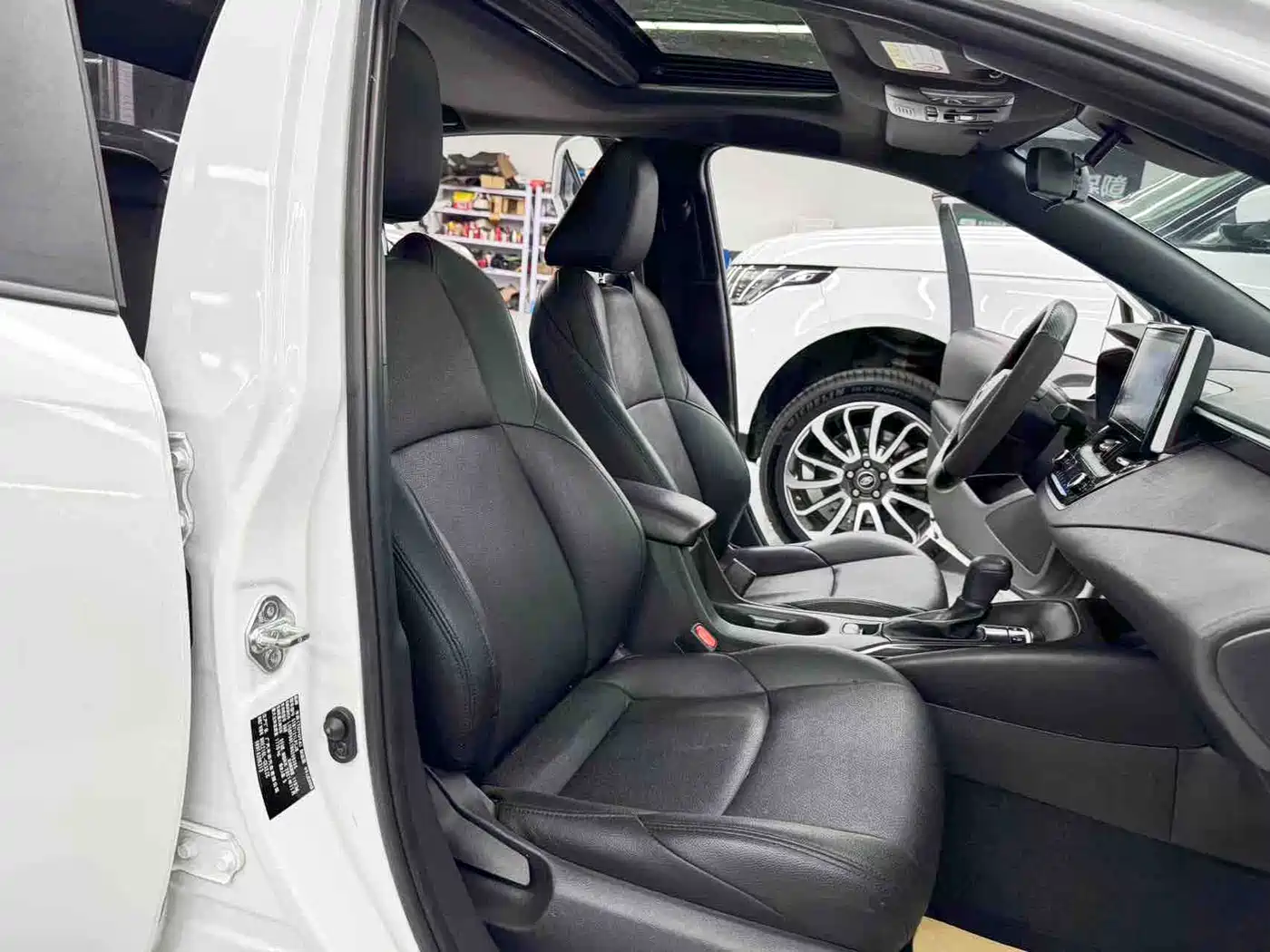 Toyota Levin 2022 185T CVT Luxury Edition фото 15