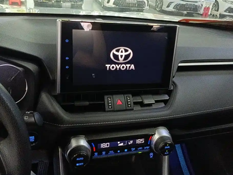 Toyota RAV4 Rongfang 2021 2.0L CVT 2WD Trend фото 12