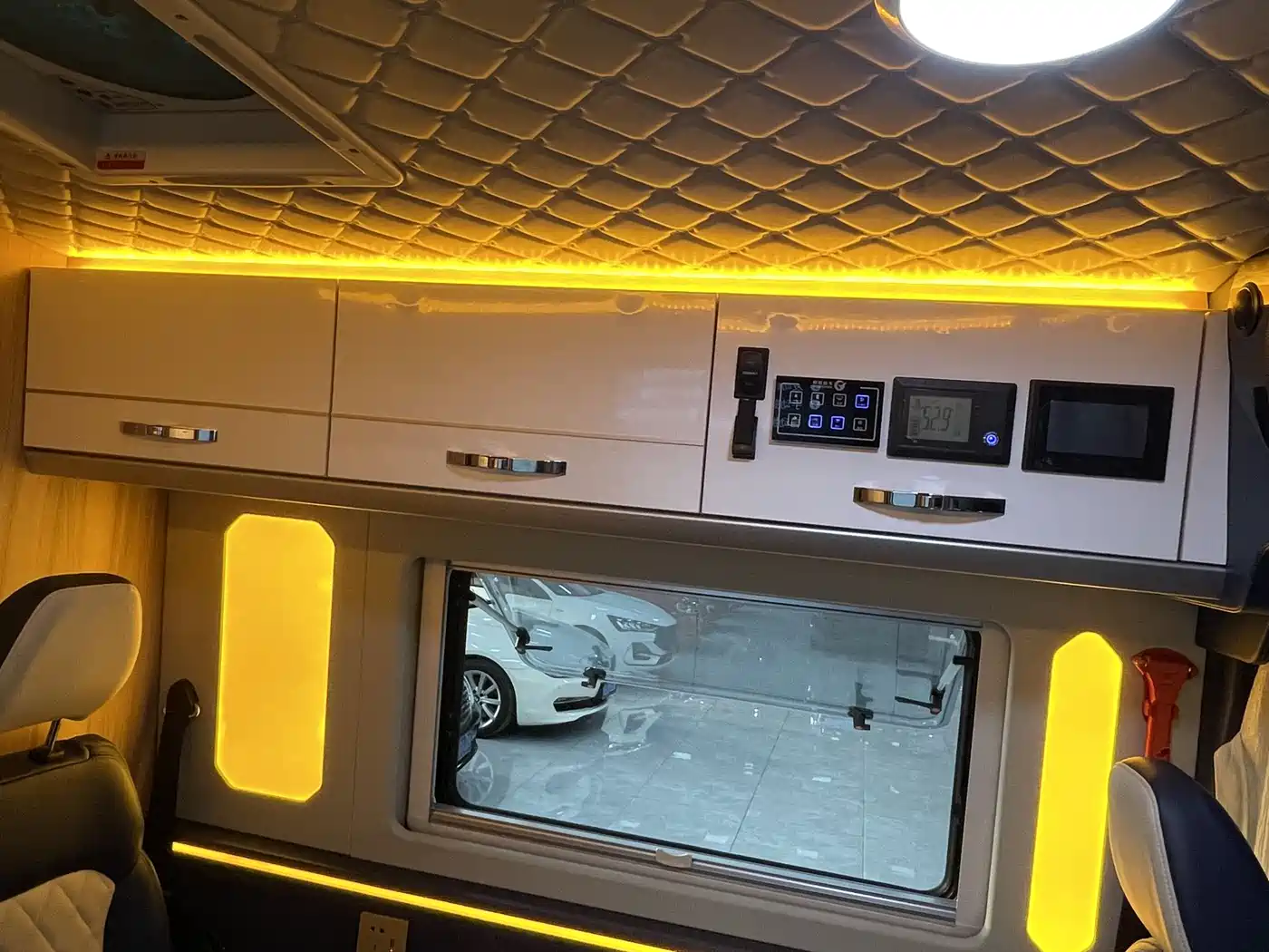 SAIC Maxus MAXUS V90 RV 2021 2.0T Travel Home V90 Self-Contained Class B RV Luxury Transverse Bed фото 14