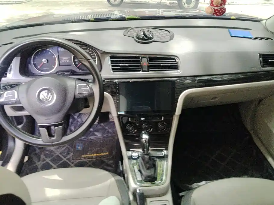 Volkswagen Lavida Tour 2013 1.4TSI Automatic Luxury фото 12