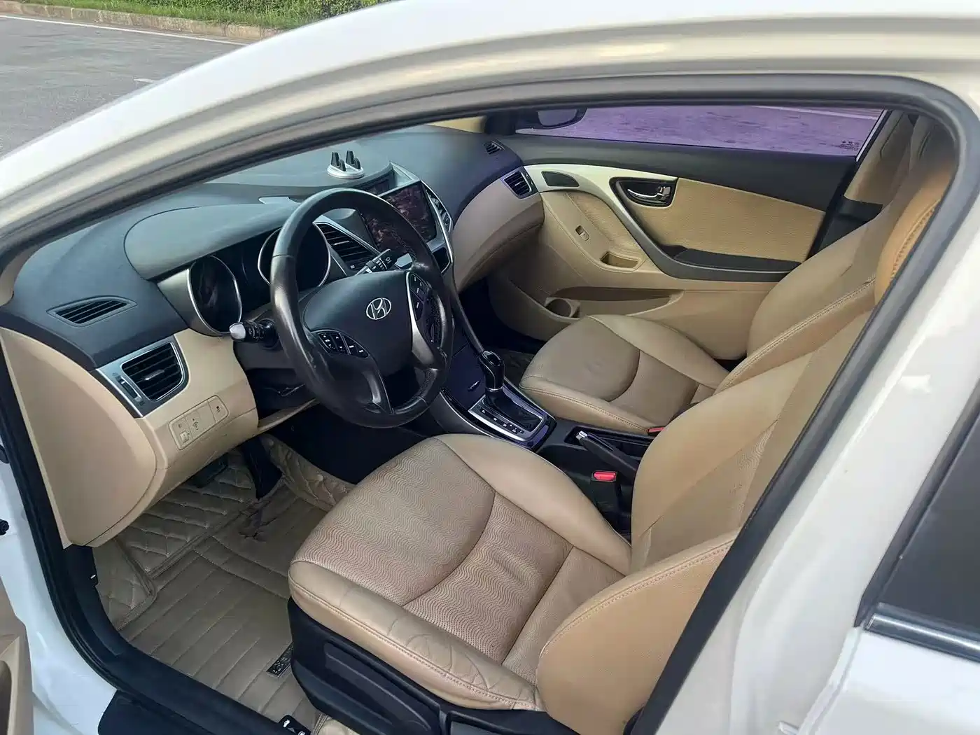 Hyundai Langdong 2013 2012 1.6L Automatic Premium