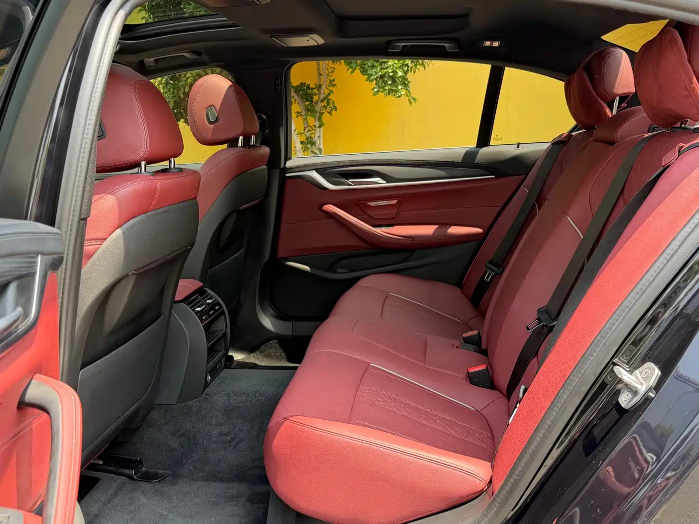 BMW 5 Series New Energy 2022 535Le M Sport Package фото 14