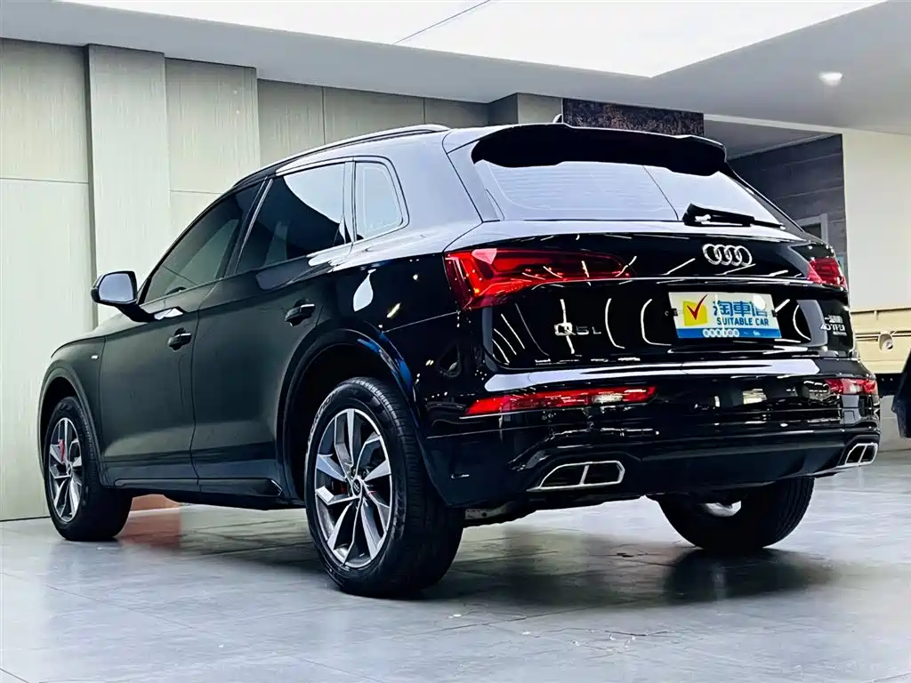 Audi Q5L 2024 Model 40 TFSI Luxury Dynamic фото 6