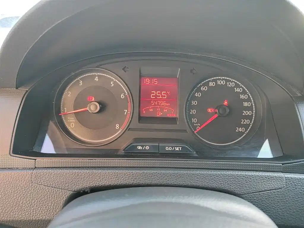 Volkswagen Santana 2016 1.4L Manual Trend Edition фото 5