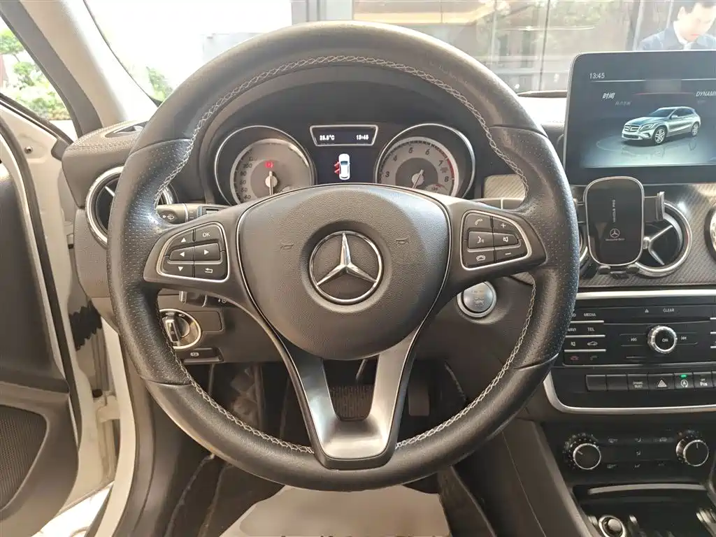 Mercedes-Benz GLA 2016 GLA 200 Fashion фото 7