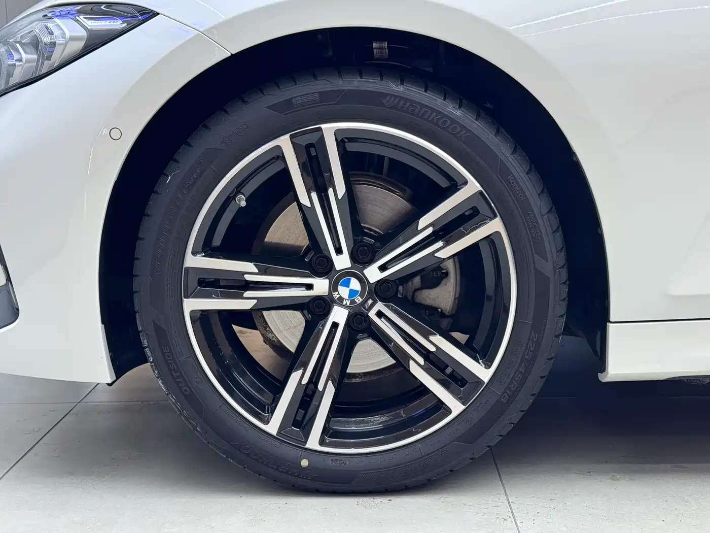 BMW 3 Series 2024 325i M Sport Package фото 16