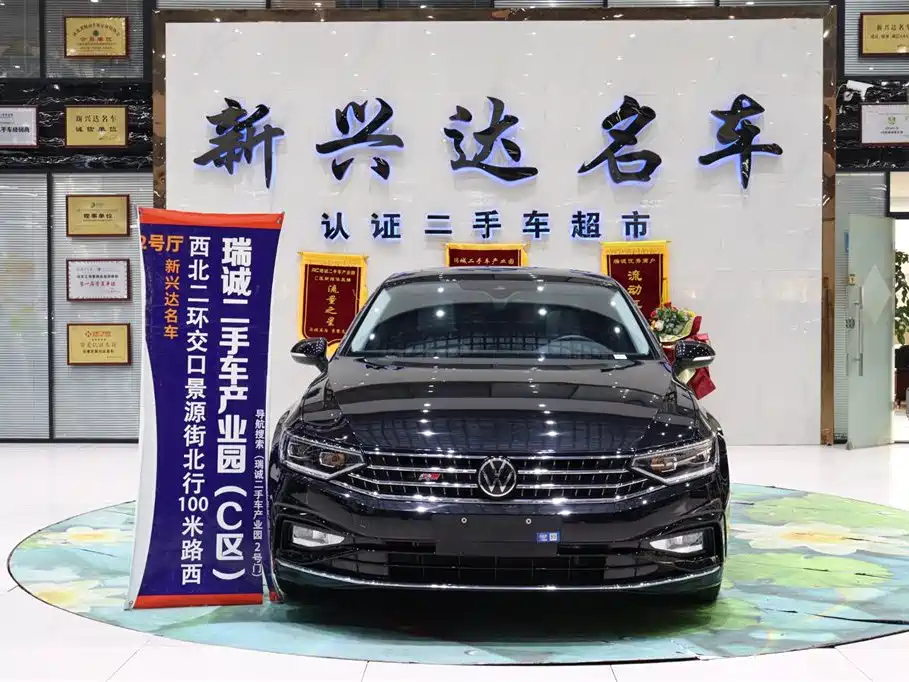 Volkswagen Magotan 2023 Model 2 Million Commemorative Edition 330TSI DSG Luxury фото 2
