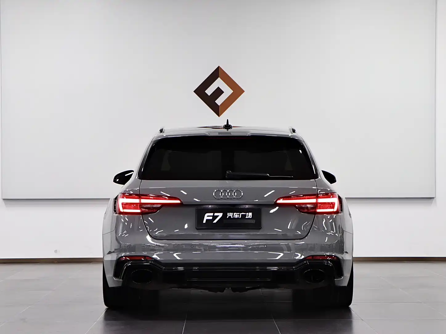 Photo 5 - Audi RS 4