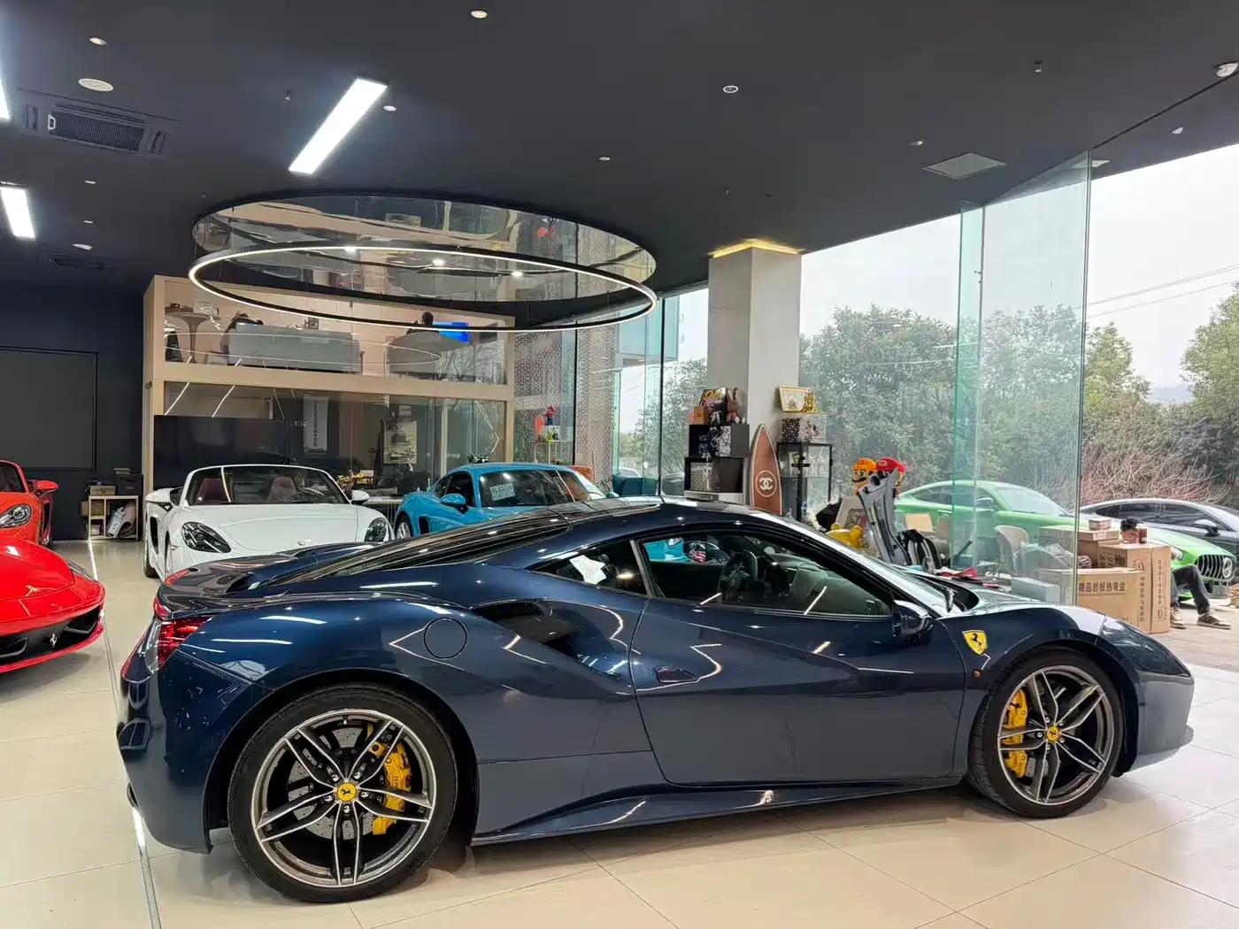 FERRARI 488