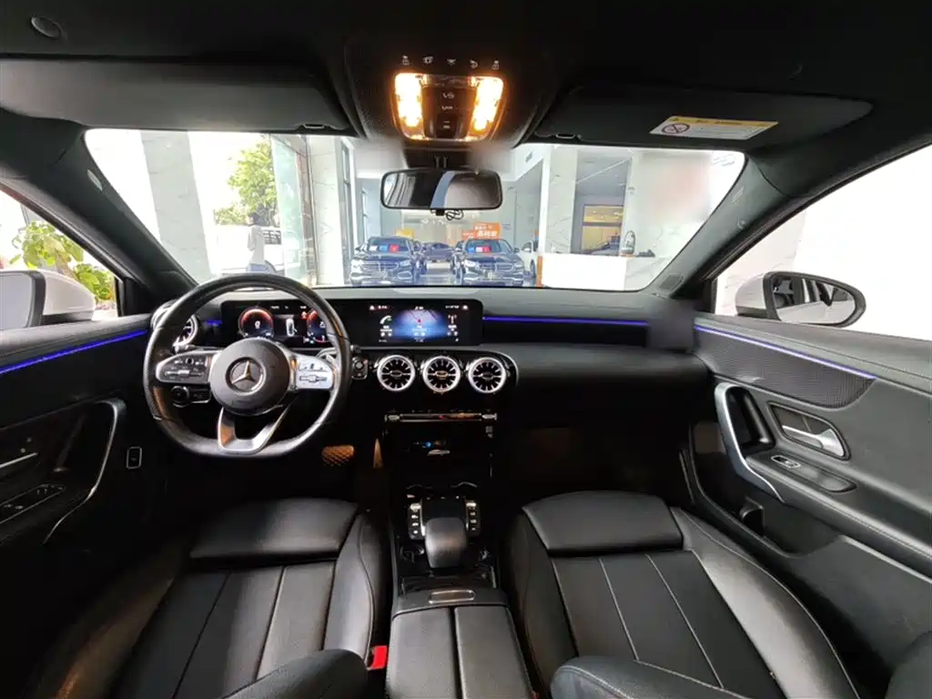 Mercedes-Benz A-Class 2022 A 200 L Sport Sedan Dynamic фото 16