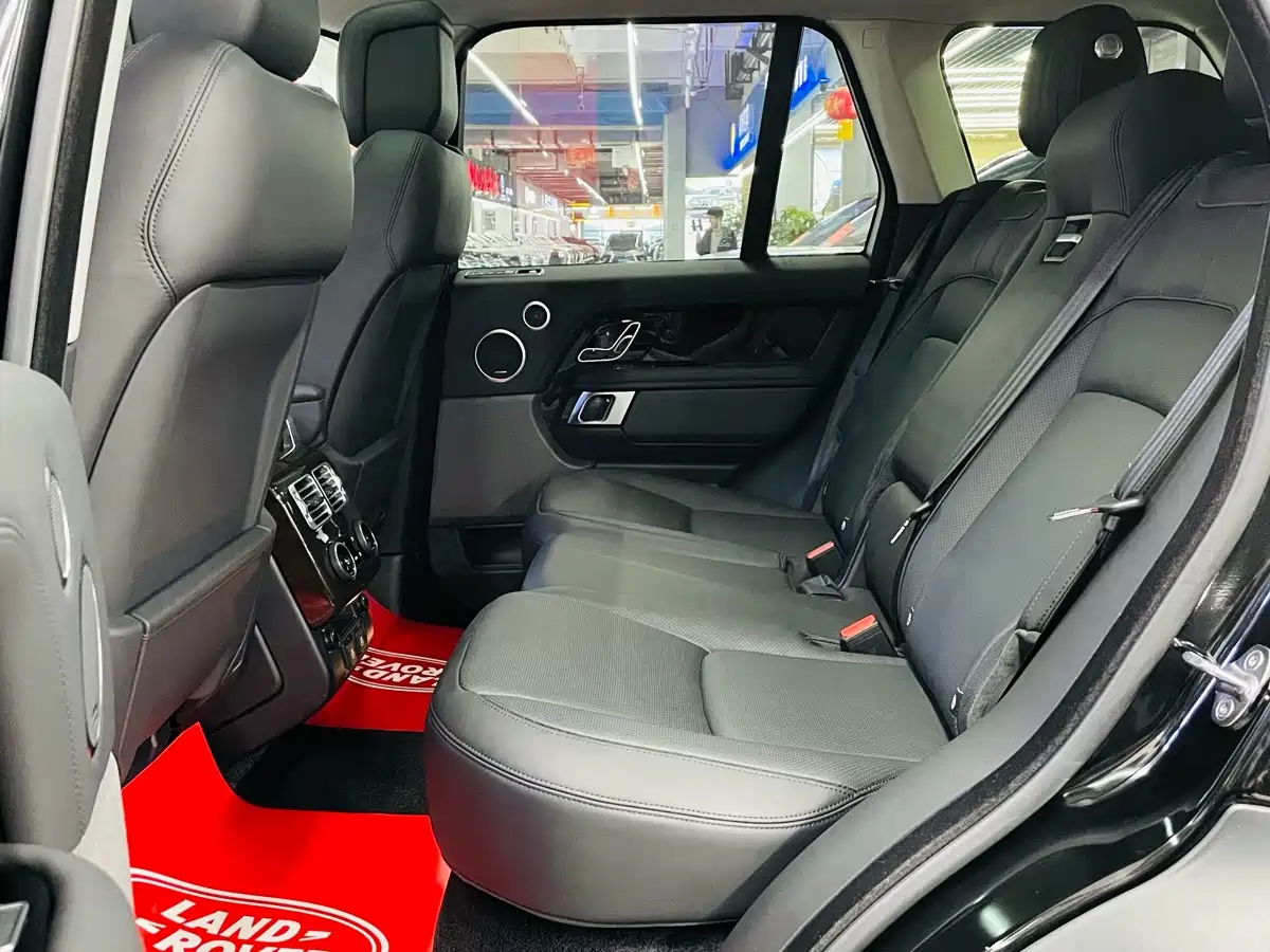 Land Rover Range Rover 2021 3.0 L6 Heritage Edition фото 7