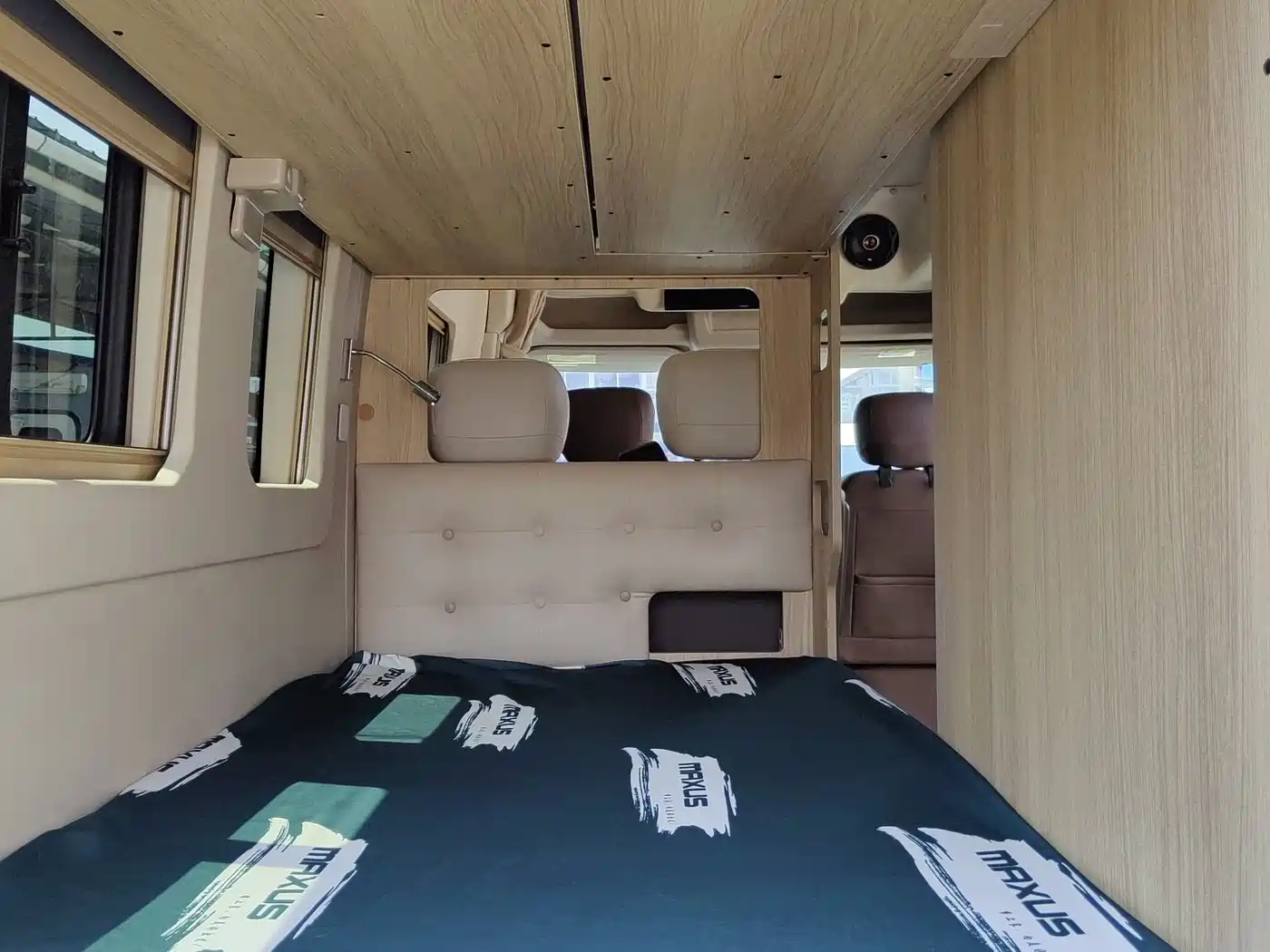 SAIC Maxus V100 RV 2023 2.0T Traveler V100 Mountain Retreat Edition Longitudinal Bed фото 16