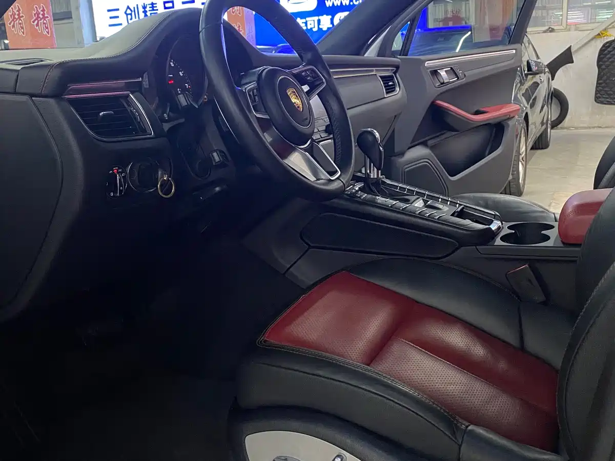 Porsche Macan 2017 Macan 2.0T фото 9