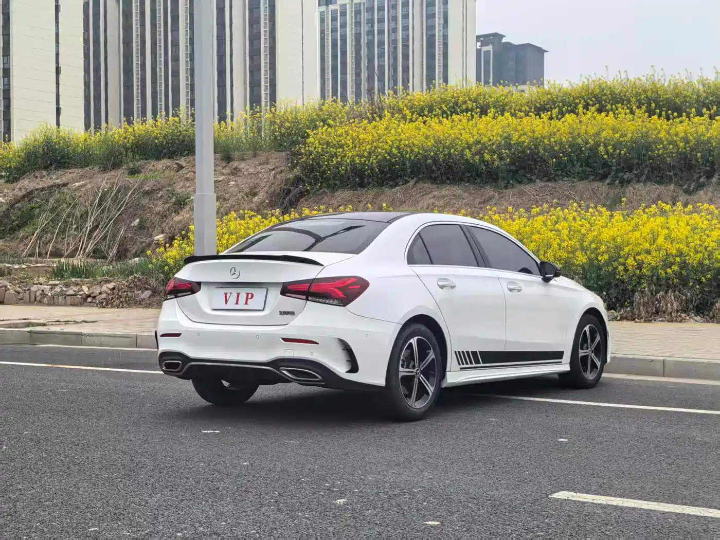 Mercedes-Benz A-Class 2023 A 200 L Fashion фото 9