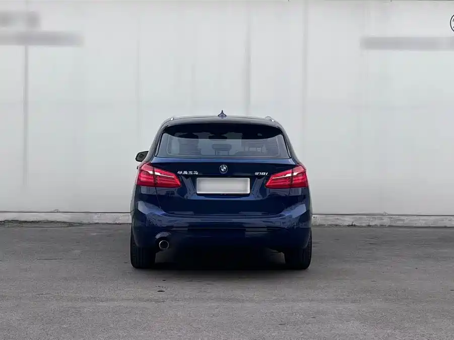 BMW 2 Series Touring 2018 218i M Sport Package фото 5