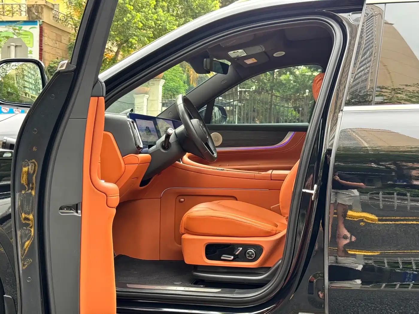AITO Wenjie AITO M9 2024 Extended Range Ultra 42kWh 6-Seater фото 11