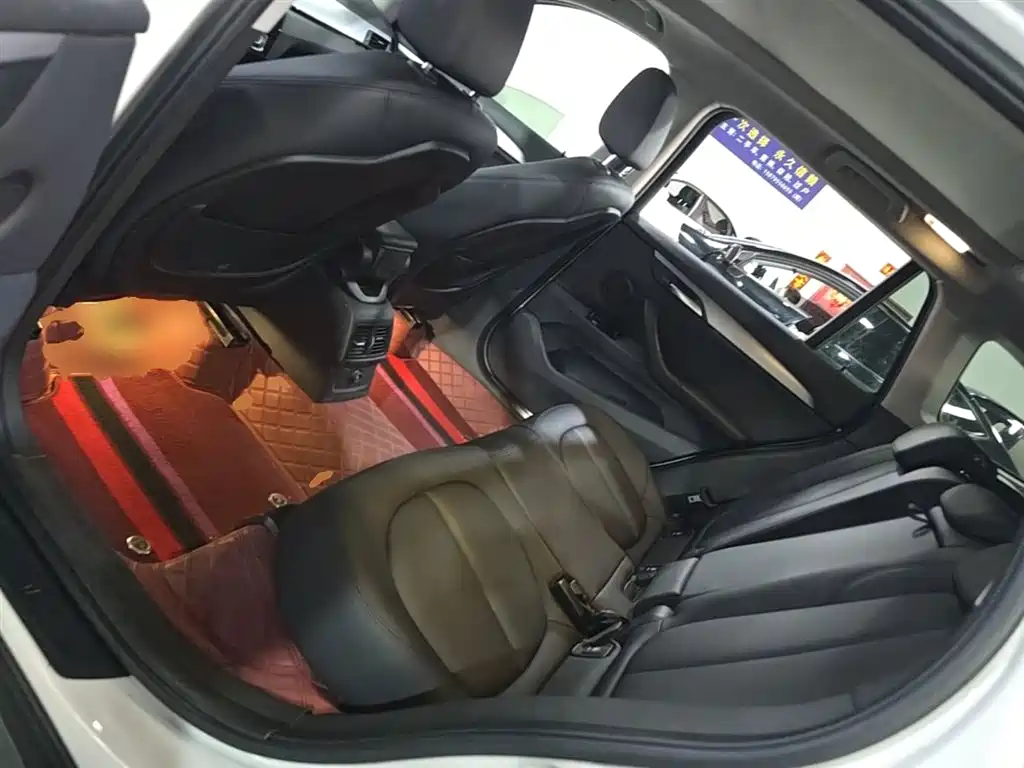BMW X1 2016 sDrive18Li Premium Model фото 17