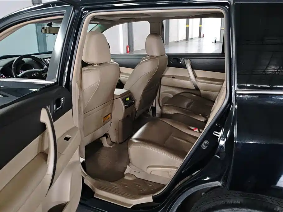 Toyota Highlander 2012 2.7L 2WD 7-Seater Luxury Edition фото 11