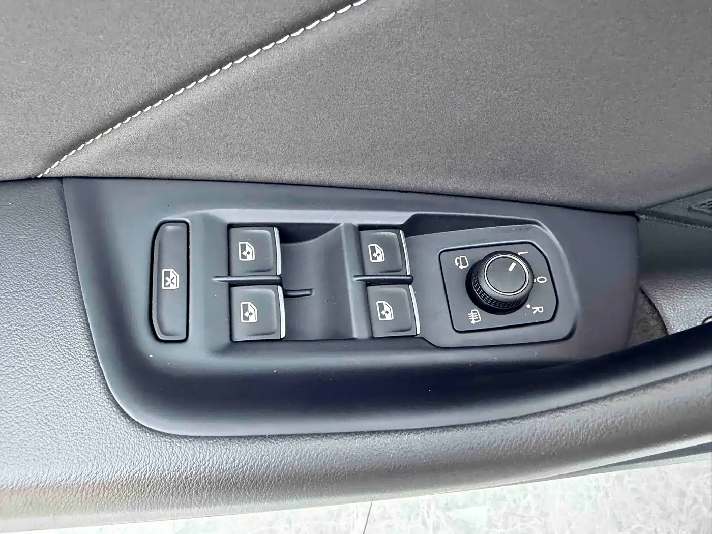 Volkswagen FAW-Volkswagen CC 2024 380TSI Eye-catching Edition фото 15