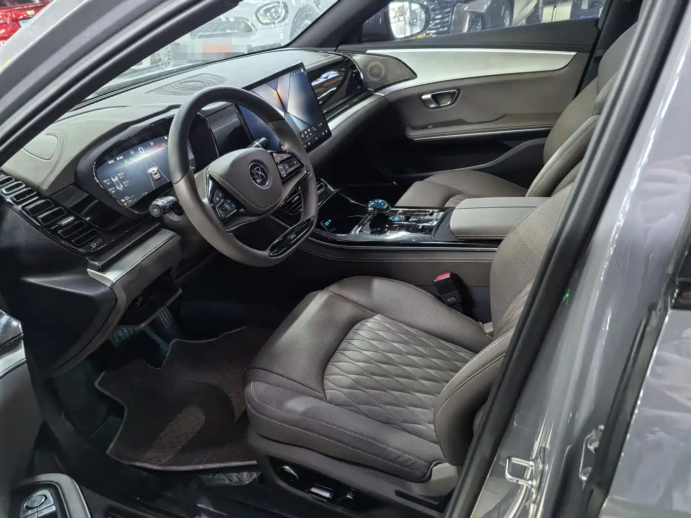 BYD Han 2025 DM-i 125KM Elite фото 7