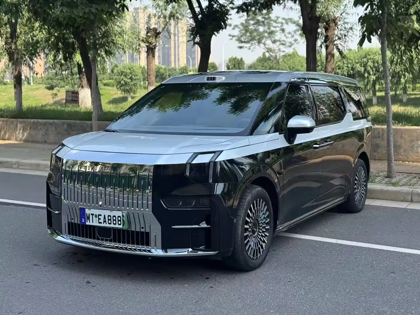 ZEEKR 009 2024 6-Seat Executive AWD Version 140kWh