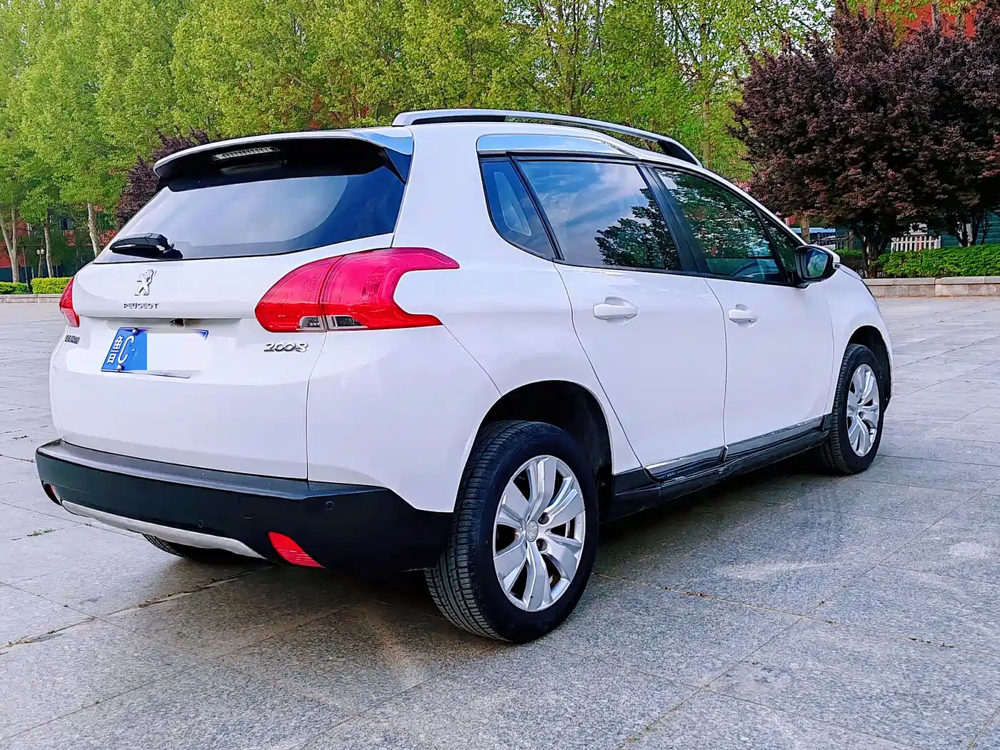 Peugeot 2008 2014 1.6L Automatic Fashion Edition фото 16