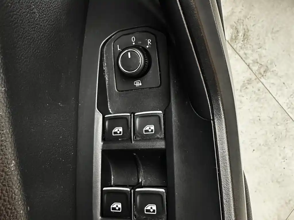Volkswagen Sagitar 2023 Model Year 280TSI DSG Surpass Edition фото 16