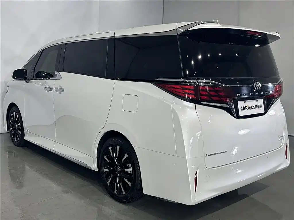 Toyota Alphard 2024 Hybrid 2.5L Ultimate Enjoyment Edition фото 20