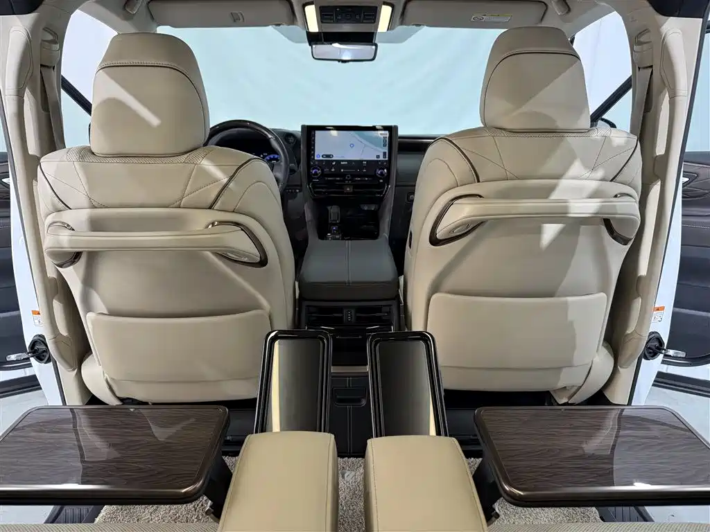 Toyota Alphard 2024 Hybrid 2.5L Ultimate Enjoyment Edition фото 16