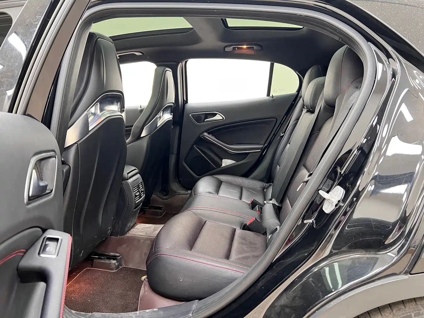 Mercedes-Benz GLA AMG 2015 AMG GLA 45 4MATIC фото 11