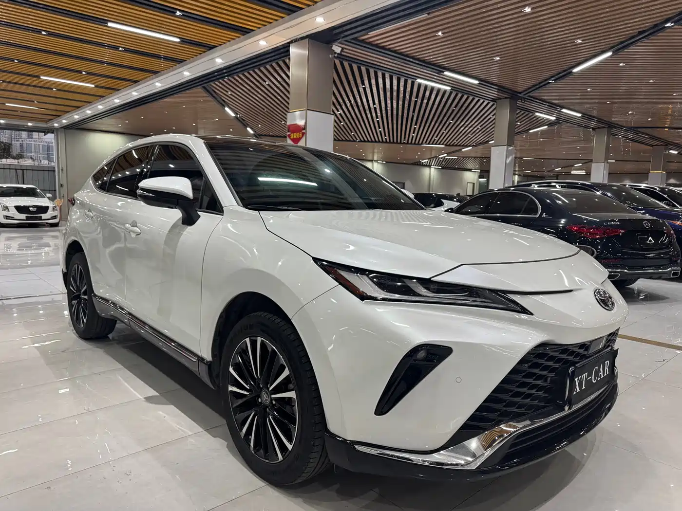 Toyota Venza 2022 2.0L CVT 2WD Premium фото 6