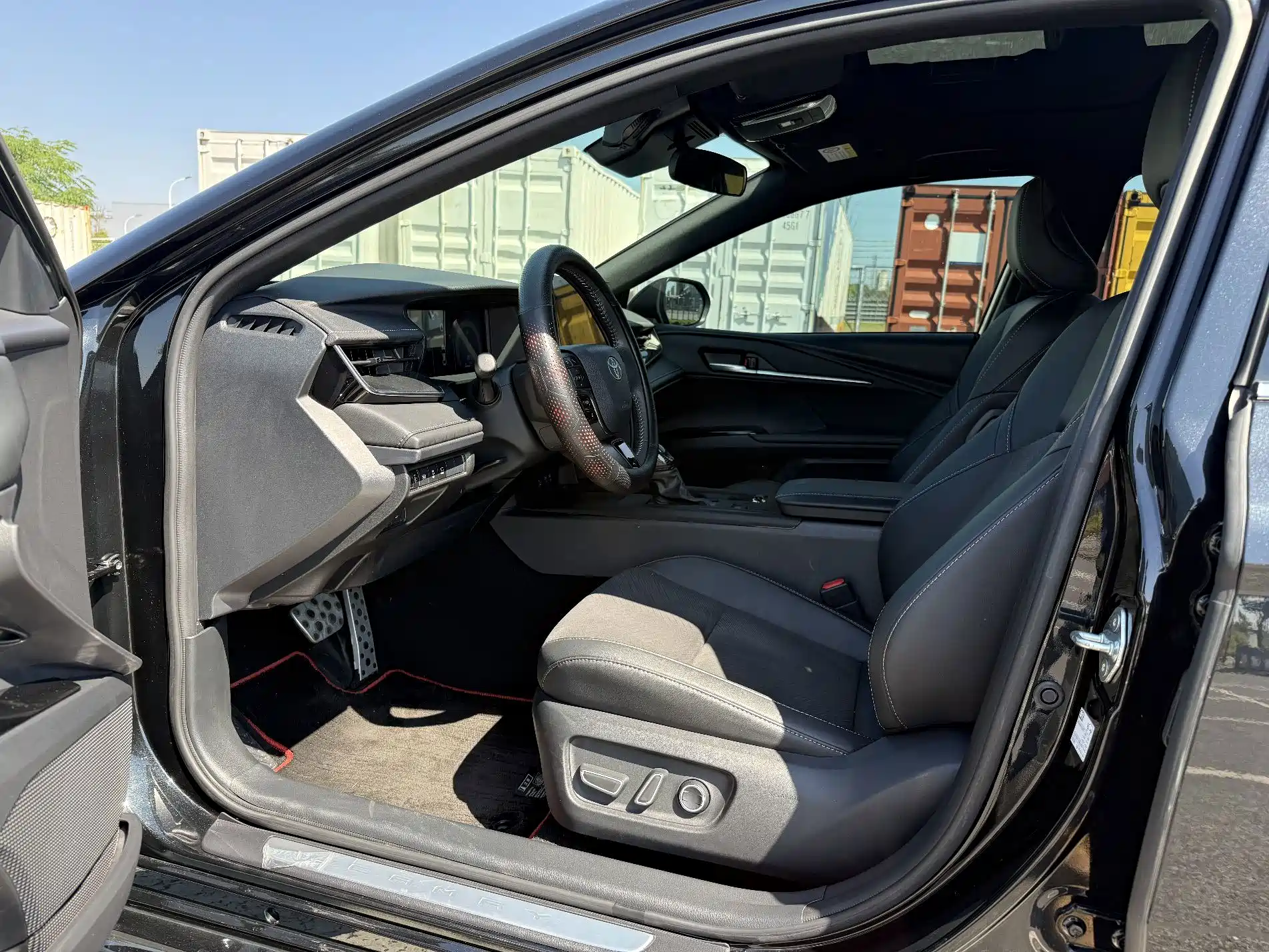 Photo 4 - Toyota Camry
