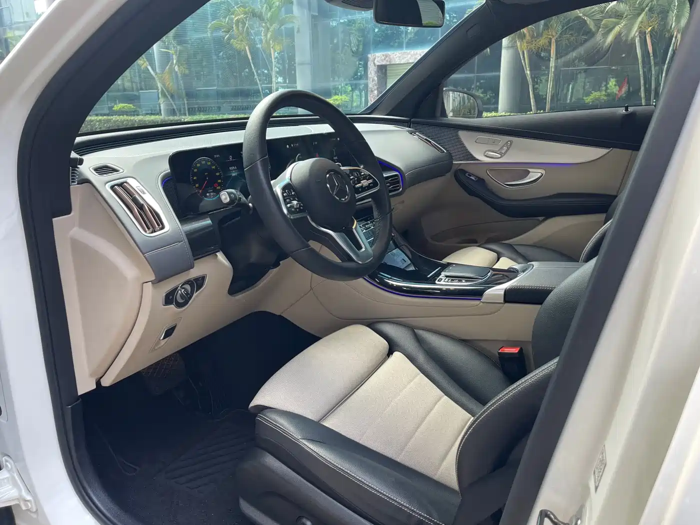 MERCEDES-BENZ EQC