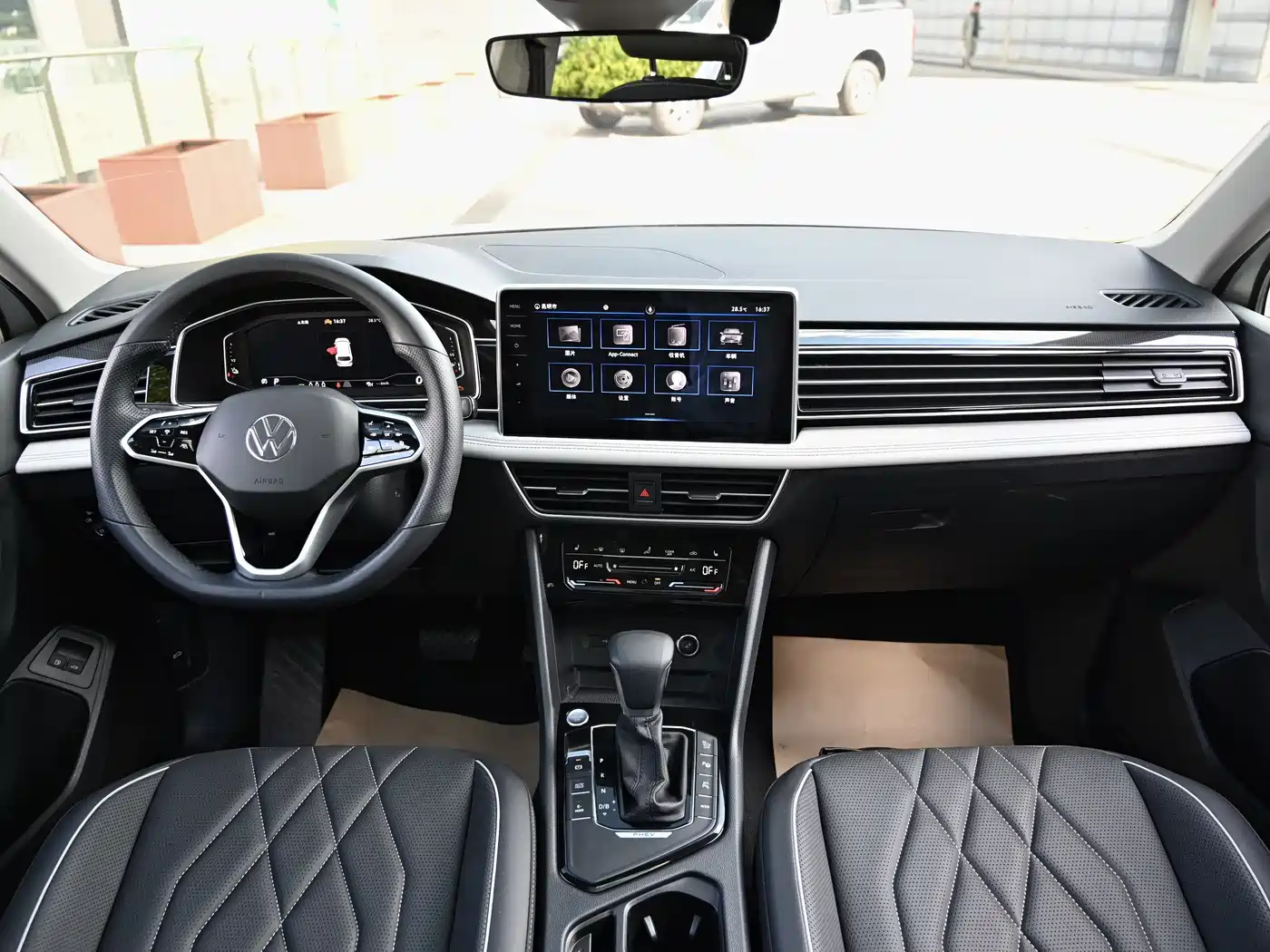 Volkswagen Tiguan L PHEV 2023 430PHEV Plug-in Hybrid Premium фото 9