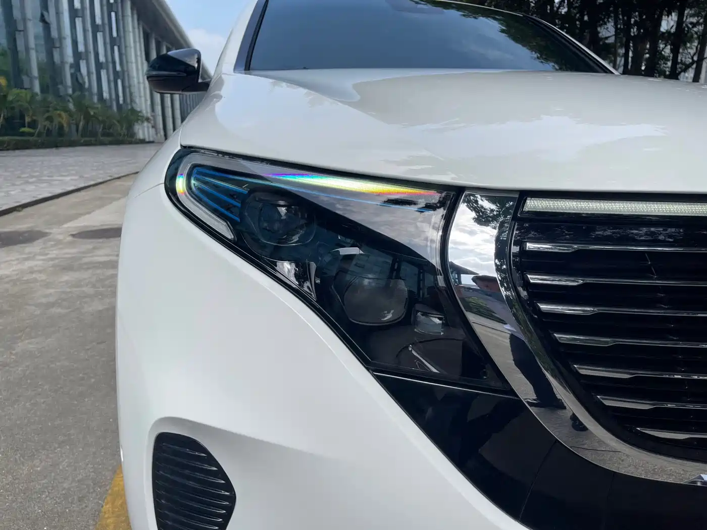 MERCEDES-BENZ EQC