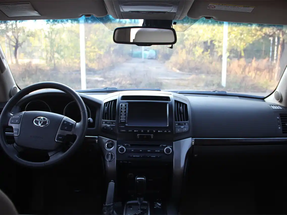 Toyota Land Cruiser 2010 Model 4.7L Automatic VX фото 6