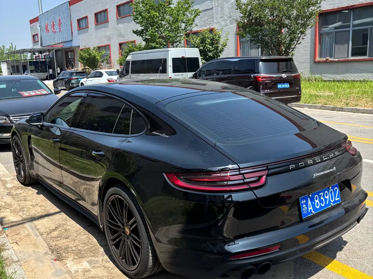 Porsche Panamera 2017 Panamera 4 Executive Long Wheelbase 3.0T фото 6