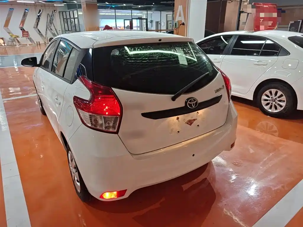 Toyota YARiS L Zhi Xuan 2014 1.3E Manual Charming Edition фото 5