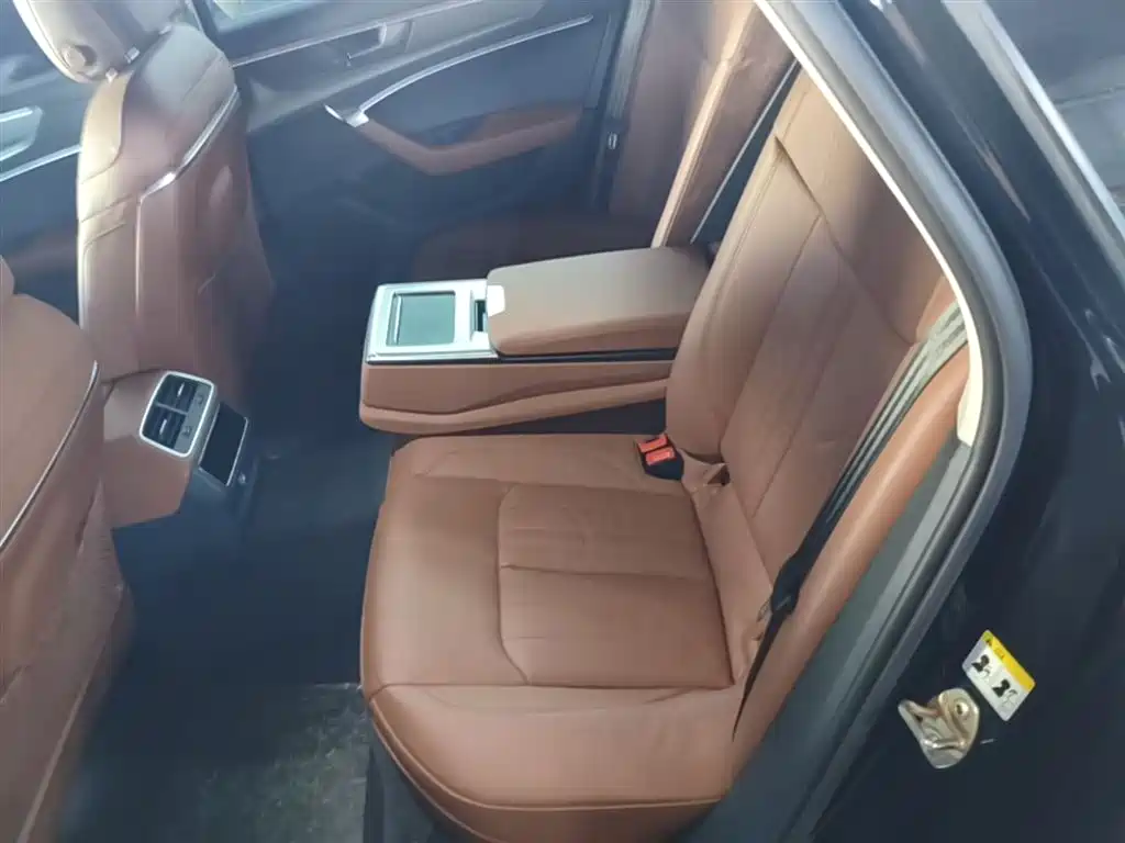 Audi A6L 2021 45 TFSI Exclusive Elegance фото 17