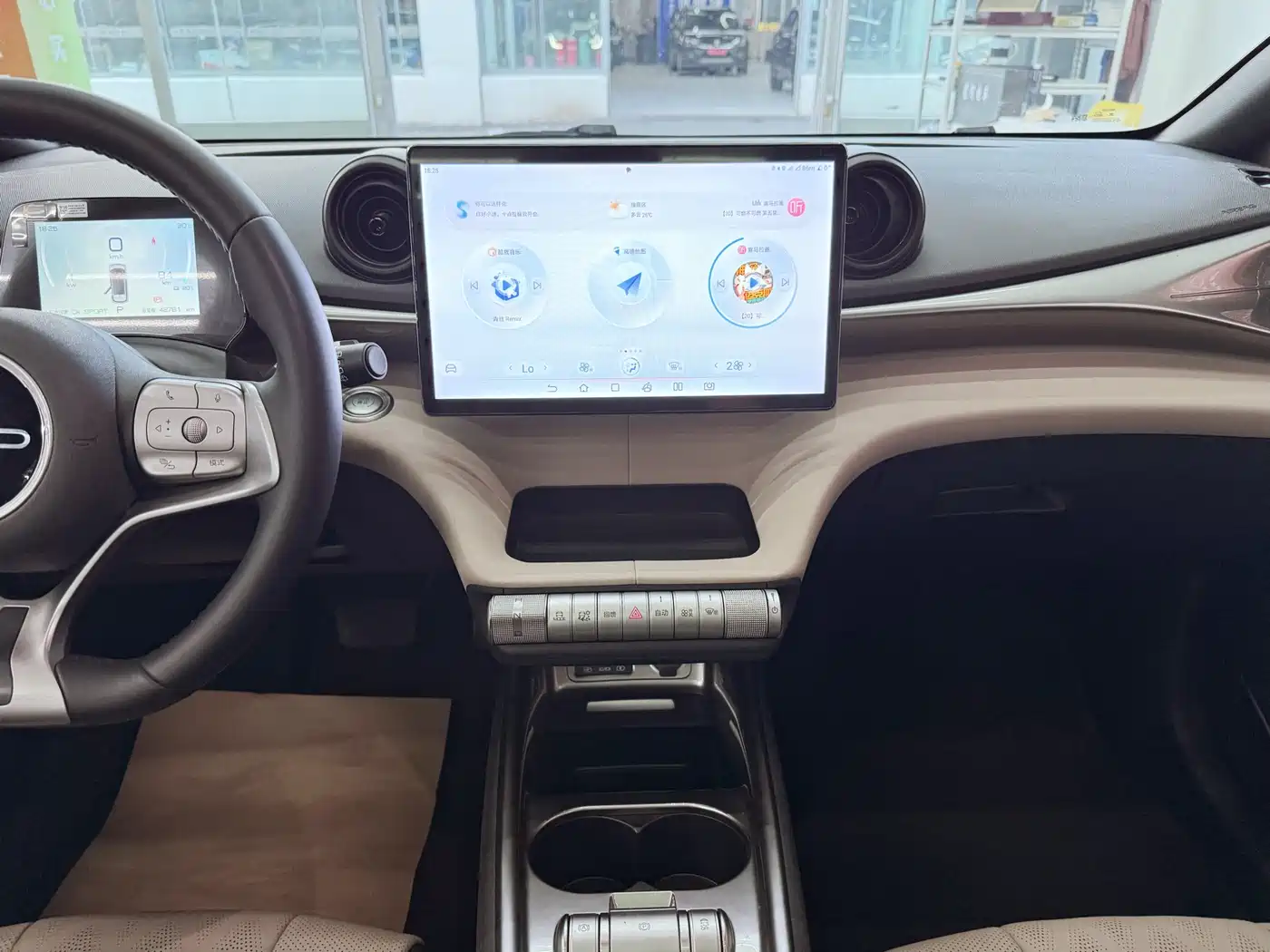 BYD Dolphin 2024 Glory Edition 420km Fashion Edition фото 11