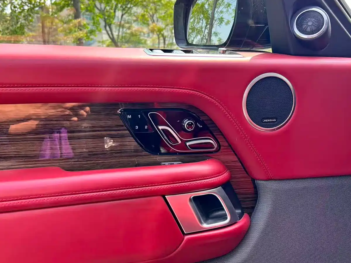 Land Rover Range Rover 2018 3.0 SC V6 Vogue Heritage Edition фото 8