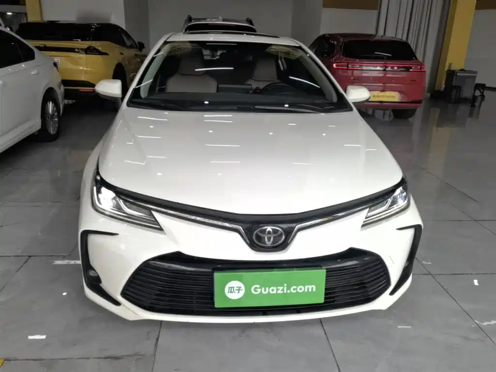 Toyota Corolla 2021 TNGA 1.5L CVT Elite Edition фото 3