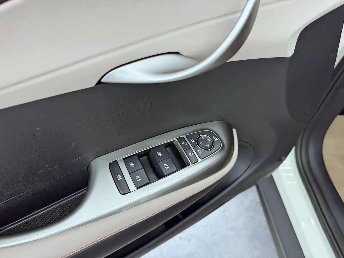 BYD Dolphin 2024 Glory Edition 420km Fashion Edition фото 14