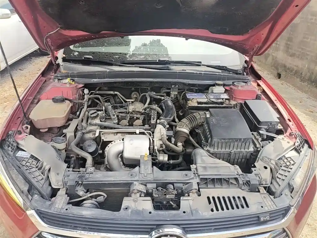 BYD Qin Pro 2018 1.5TI Automatic Smart Connected Premium Edition фото 20