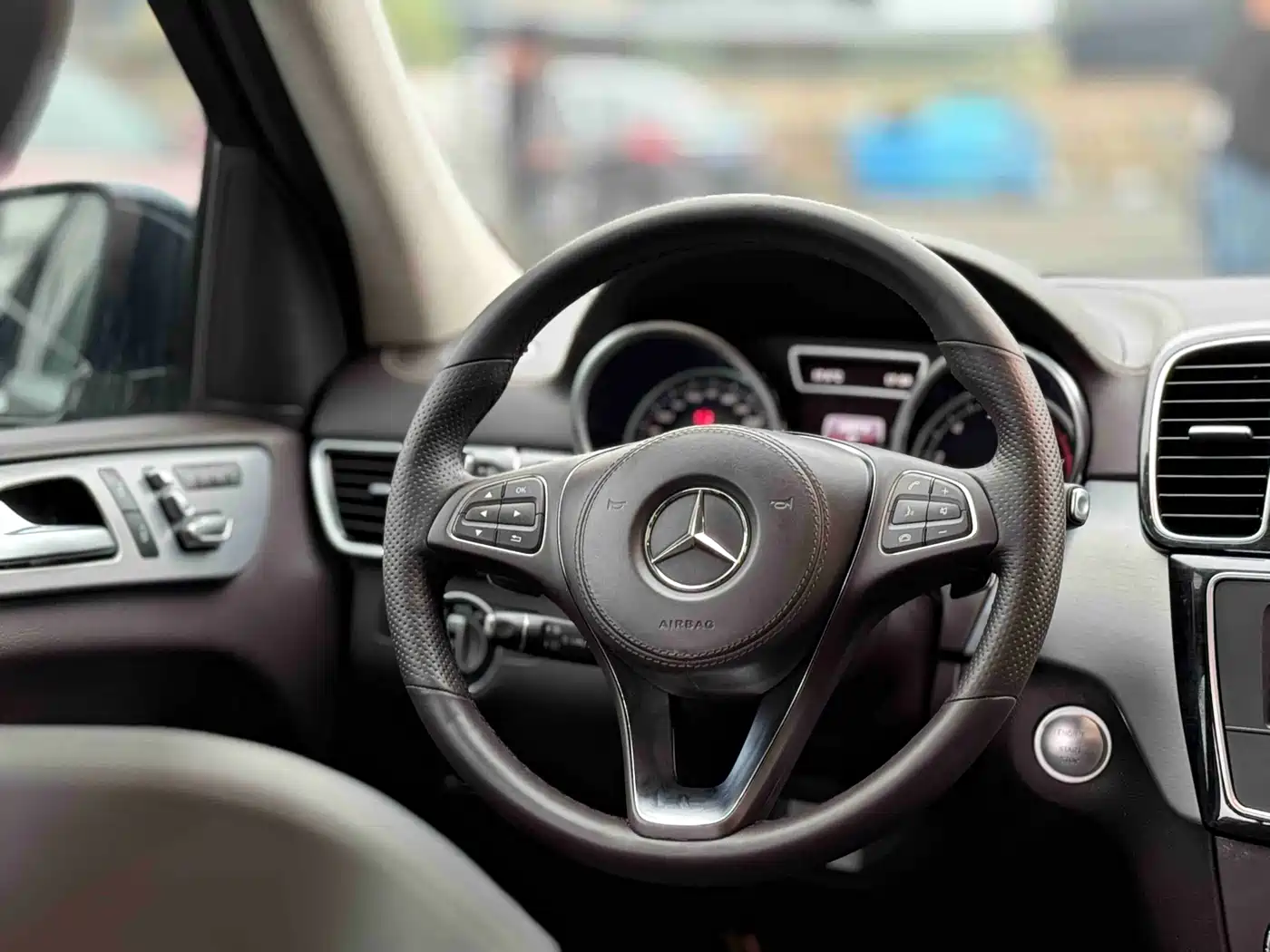 Mercedes-Benz GLS 2018 GLS 320 4MATIC фото 9