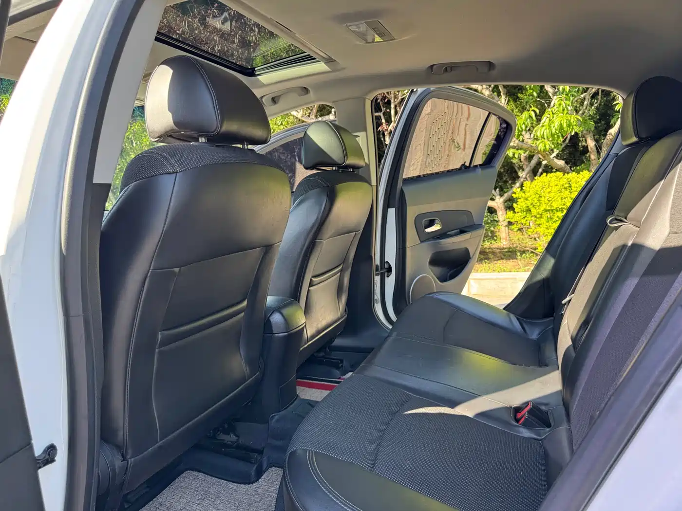 Chevrolet Cruze 2013 Hatchback 1.6T Automatic Flagship фото 14